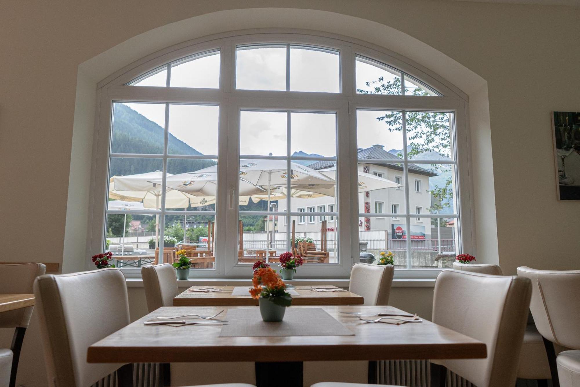 Hotel Lindenhof Bad Gastein Exterior photo